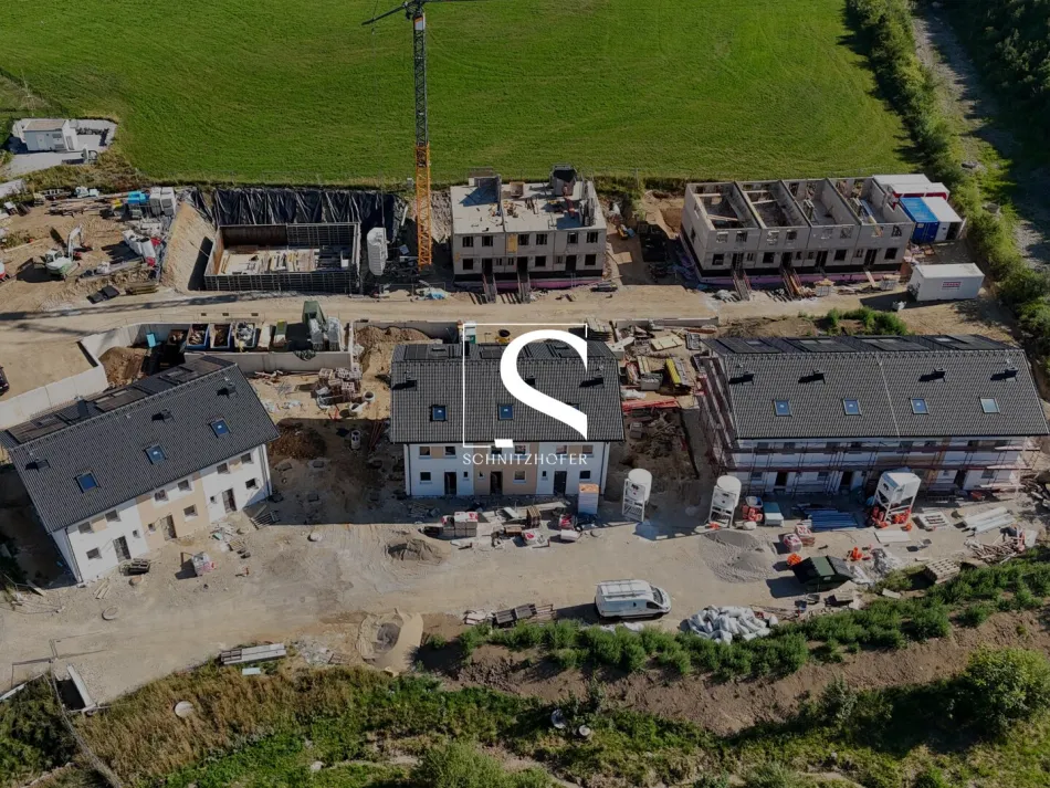 DAS LILIENQUARTIER 23 | Reihenhaus für Familien 'ZWEIUNDZWANZIG B' | Carport und Südgarten - Titelbild