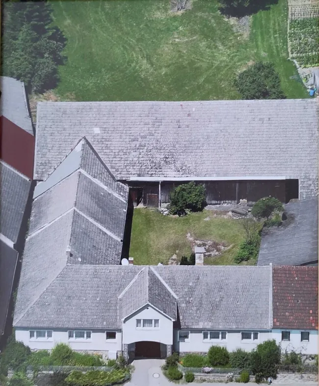 Großzügiges Landhaus im schönen Waldviertel mit Wiesen und Acker gleich angrenzend - Titelbild