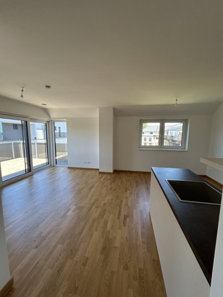 Neu errichtete helle 2 Zimmer Dachgeschoßwohnung mit Balkon und Garagenplatz - ERSTBEZUG
