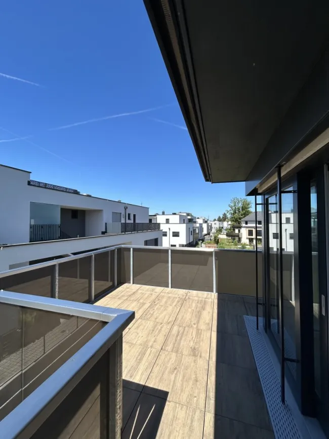 Neu errichtete helle 2 Zimmer Dachgeschoßwohnung mit Balkon und Garagenplatz - ERSTBEZUG - Titelbild