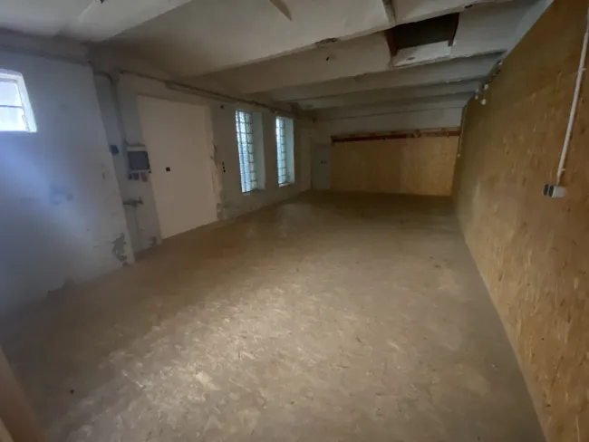 WERKSTATT / LAGER - 70m2 mit WC und Wasser in Flandorf - Titelbild