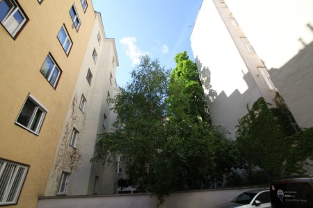 Zentral gelegene 3 Zimmer-Wohnung auch als WG geeignet