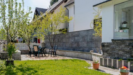 Direkt an der Steyr: Großzügiges Familienhaus mit Außenküche