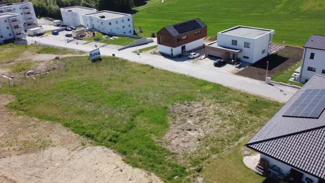 Baugrund mit genialem Bergpanorama - Bild