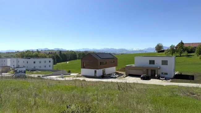 Baugrund mit genialem Bergpanorama - Titelbild