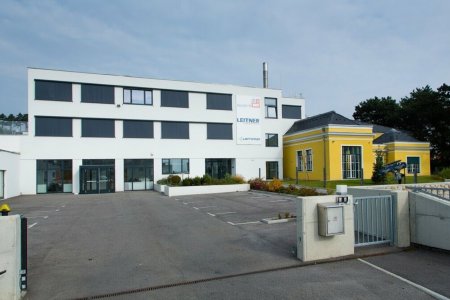 SUPER Sommer-Aktion: 206 m² Büro bzw.Ordination für NUR € 9,--/m² Miete im Monat!