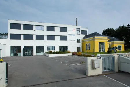 SUPER Sommer-Aktion: 206 m² Büro bzw.Ordination für NUR € 9,--/m² Miete im Monat!