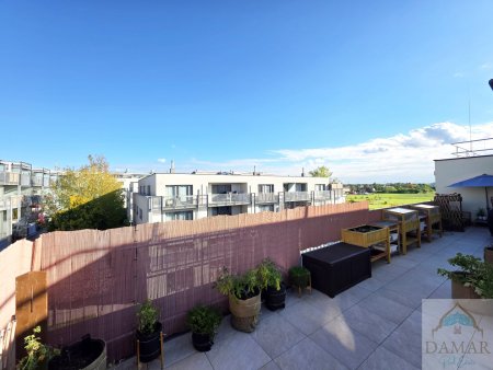 Traumhafte 4-Zimmer-Dachgeschoßwohnung mit großer 65m² Terrasse und Garagenplatz in 1220 Wien – Jetzt zugreifen!