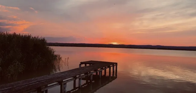 unbezahlbar - mit einem Glas Wein und in Ruhe den Sonnenuntergang genießen.