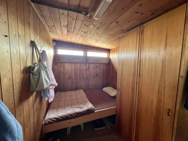 Schlafraum mit Doppelbett