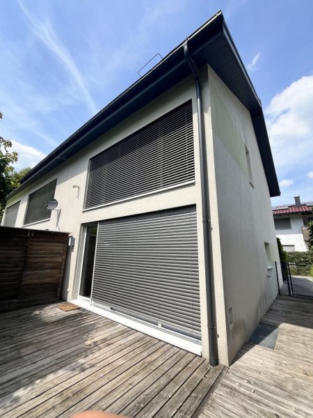 Modernes Wohndesign am Fuße des Untersbergs: Ihr exklusives Refugium in Fürstenbrunn