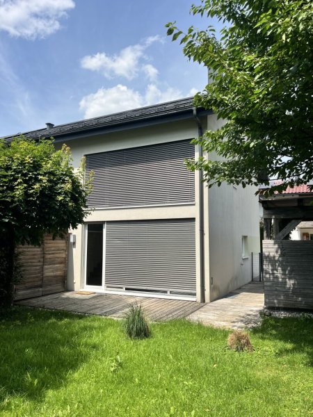 Modernes Wohndesign am Fuße des Untersbergs: Ihr exklusives Refugium in Fürstenbrunn