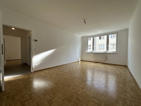 GENERALSANIERTE 2 ZIMMERWOHNUNG - SCHLOSS BELVEDERE