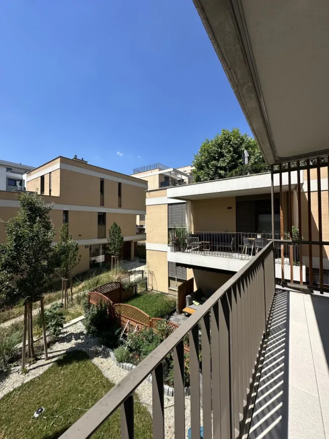 WUNDERSCHÖNE VOLLMÖBLIERTE 2-ZIMMER-NEUBAUWOHNUNG MIT SONNIGER TERRASSE - Titelbild