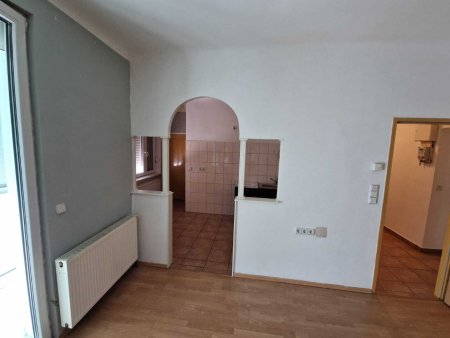ERLEBEN SIE DEN CHARME EINER WOHNUNG AUS DEN 60ER JAHREN