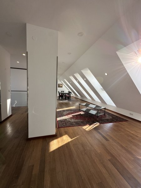 260m2 - EXKLUSIVE DACHGESCHOSSWOHNUNG AUF ZWEI EBENEN UND SEHR GROSSER DACHTERRASSE