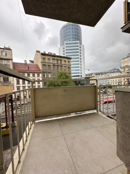 TOP LAGE - DIREKT BEI DER U-BAHN STATION NESTROYPLATZ - Bild