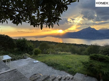 ITA - Sanierungsbedürftiges Chalet mit traumhaftem Seeblick – San Zeno di Montagna