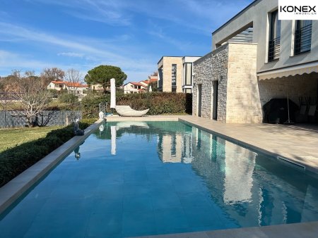 Luxusvilla in Poreč – Moderne Architektur, hochwertige Ausstattung & Pool