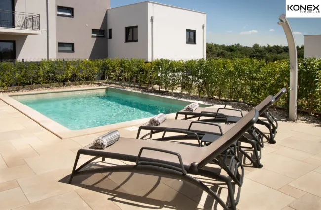Traumhafte Doppelhaushälfte mit Meerblick, Pool und Luxusausstattung in Kroatien! - Bild