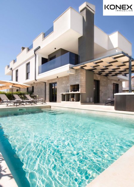 Traumhafte Doppelhaushälfte mit Meerblick, Pool und Luxusausstattung in Kroatien!