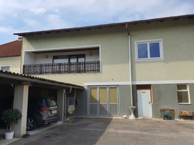 Großzügige Wohnung mit 510m² Garten, Balkonen und Carport nahe St. Pölten - Westbahnanbindung - Bild