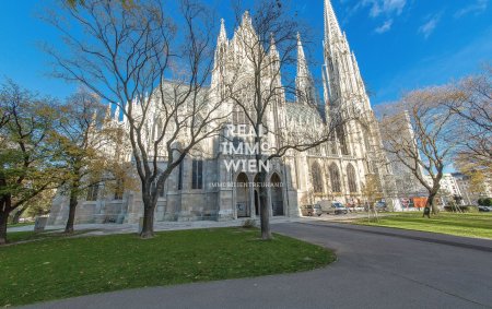 Edles Lebensgefühl: 4 Zimmer Dachgeschoß in 1090 Wien — INKLUSIVE Balkon, Terrasse & 2 STAPELGARAGENPLÄTZE