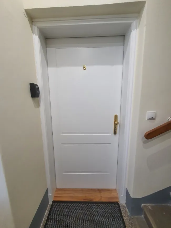 Apartment 5