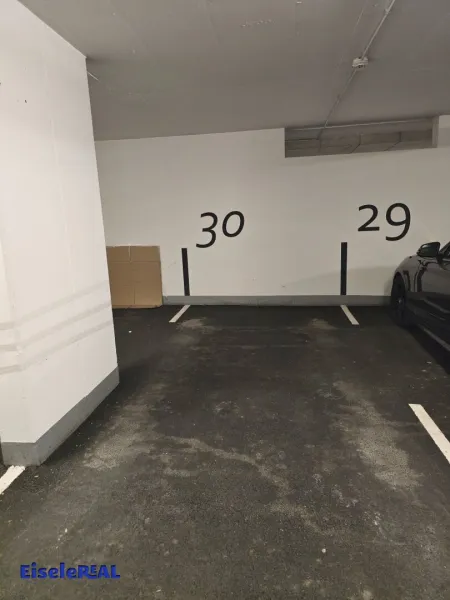 hochwertige 2 Zimmer Wohnung - Balkon - zzgl. Garage