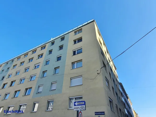 Tolle Terrassen – ruhige Wohnung – zuzüglich Heizung - Titelbild