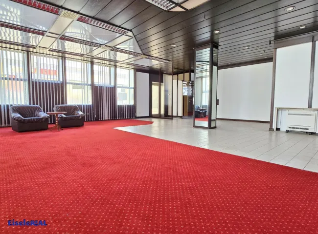 große Auslagen - 190m² - Büro - Bild