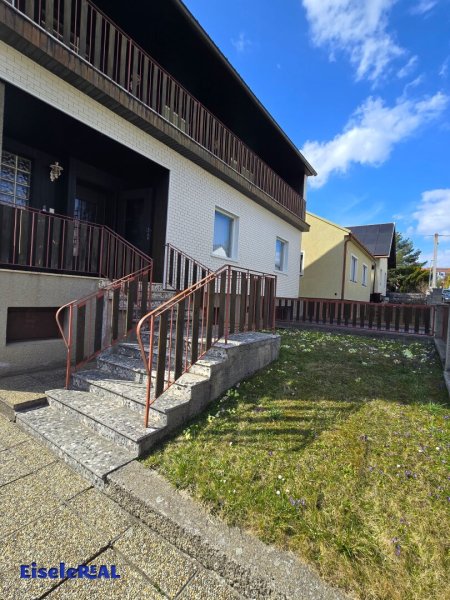 Älteres Einfamilienhaus sucht neue Besitzer mit jungen Ideen!