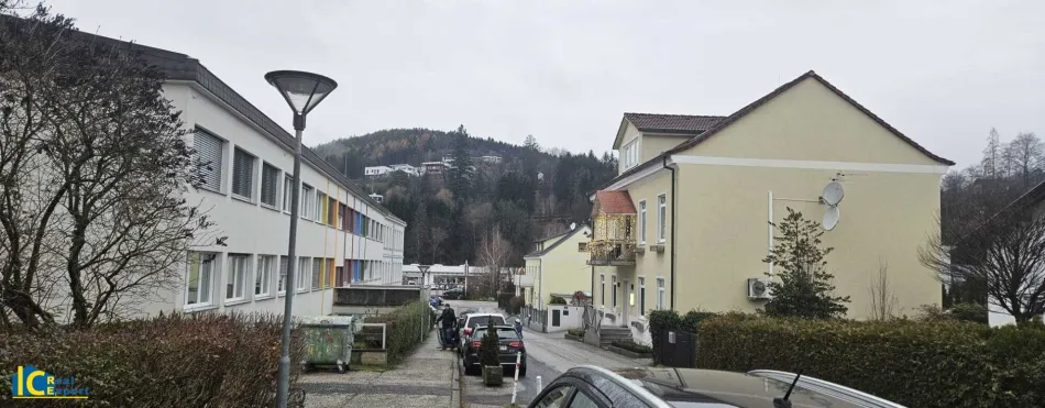 Ruhige Wohnlage, Einbahnstraße in Richtung Einkaufszentrum