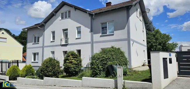 Ruhige Wohnlage, Einbahnstraße in Richtung Einkaufszentrum