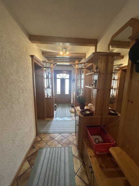 Romantisches Mehrfamilienhaus in Ottnang, 6,5 Zimmer, Garten, Garage, Terrasse – ideal für Familien !