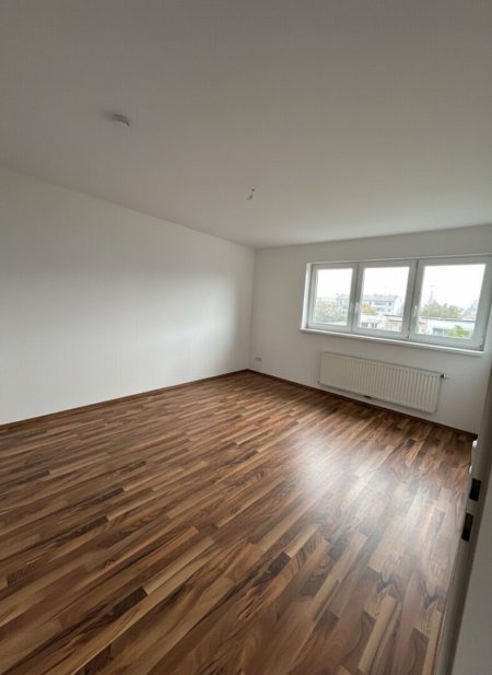 Traumhafte Dachgeschoßwohnung in Lenzing - 151 m² + 24m² Atrium, 4 Zimmer, Balkon & Garage!