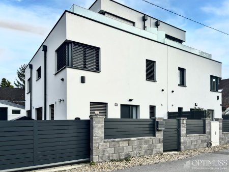 Moderne Doppelhaushälfte mit Terrasse, Pool , Garten & hochwertiger Ausstattung - Exklusives Wohnen in Gerasdorf !