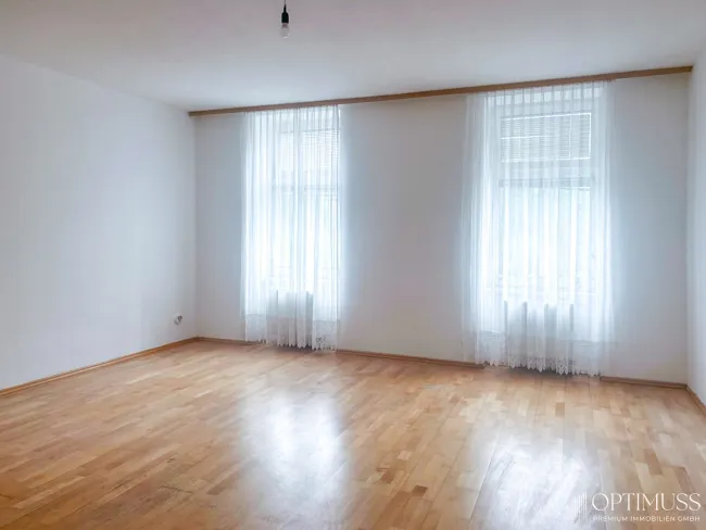 Hot Angebot!!! Gut aufgeteilte sanierungsbedürftige Wohnung mit dem Autostellplatz im Hof und attraktiver Lage des 10. Bezirk Wien! - Titelbild