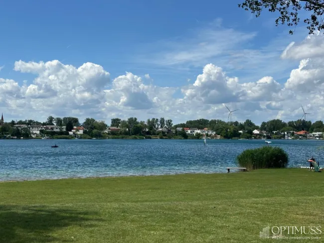 Feriendomizil in bevorzugter Lage am Neufelder See: schattiger Garten, Ruhe, privater Strandzugang - Bild