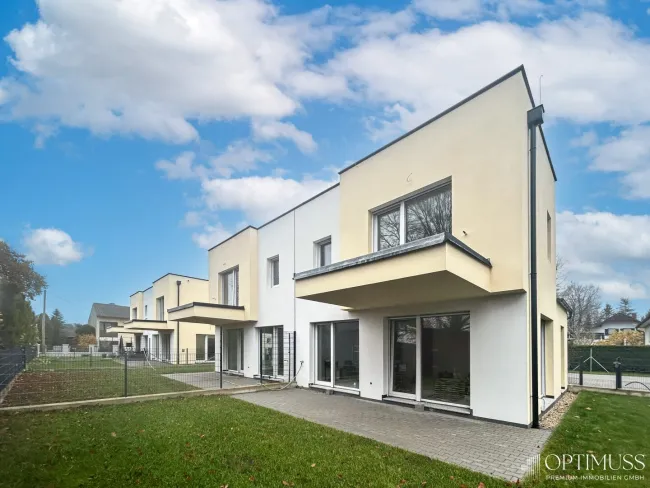 Super-Frühlingsangebot!!! Ihr Wohlfühl-Zuhause: Lichtdurchflutete 5-Zimmer-Doppelhaushälfte mit Garten und zwei Parkplätze! - Titelbild