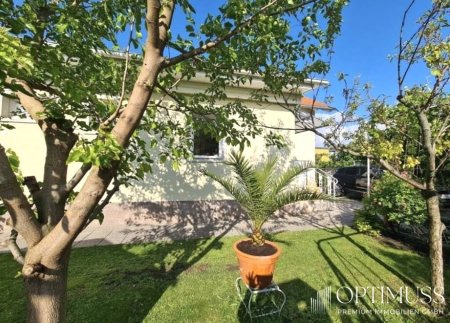Ihr privates Paradies mit Pool – Wohnen, Wohlfühlen und clever investieren!