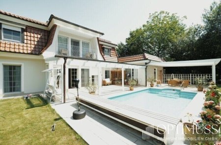 Ist es Ihr Wohntraum? Luxuriöse Familienvilla in Weidling ,mit Traumgarten,Schwimmpool, und Einfriedung wartet auf Sie!