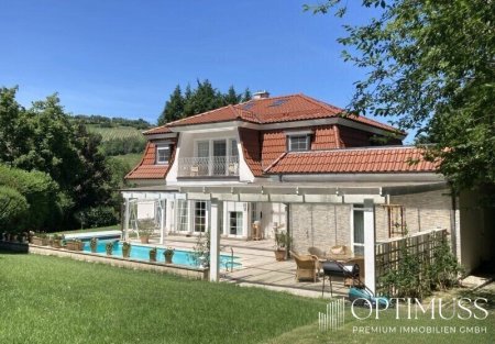 Ist es Ihr Wohntraum? Luxuriöse Familienvilla in Weidling ,mit Traumgarten,Schwimmpool, und Einfriedung wartet auf Sie!