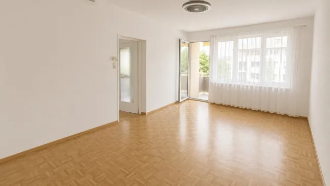 Helle 3-Zimmer-Wohnung mit Balkon in attraktiver Wohnlage - Titelbild