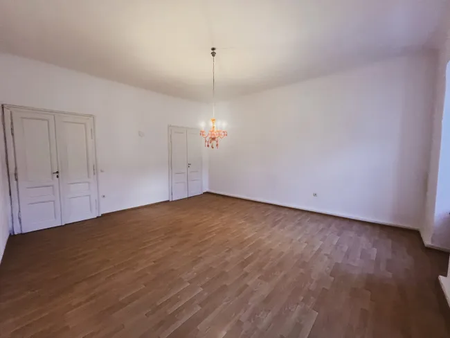 Großzügige 3-Zimmer Wohnung mit Balkon in St. Leonhard, Graz - Bild