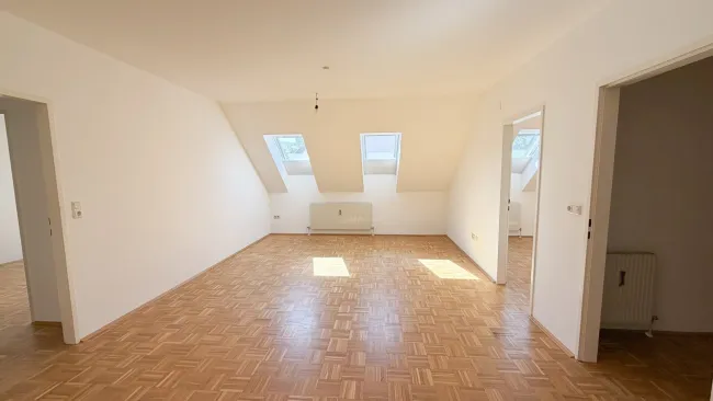 Geräumige 3-Zimmer-Wohnung in ausgezeichneter Lage nahe dem Hauptplatz - Titelbild