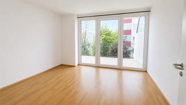 Helle 2-Zimmer-Wohnung mit Balkon, Parkplatz-möglich – auch ideal als WG - Titelbild
