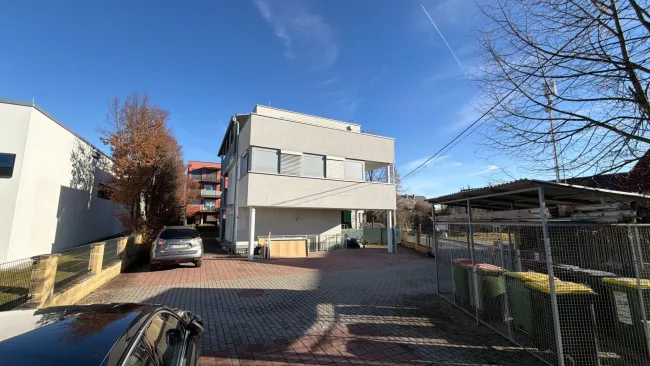 Investitionsobjekt: Zwei Häuser mit neun Wohnungen und sieben Parkplätzen / Liebenau Graz - Bild