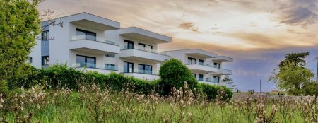 Luxuriöse, voll ausgestattete 3-Zimmer-Apartments/Terrasse/Garten/TG-Platz und Privatpool!