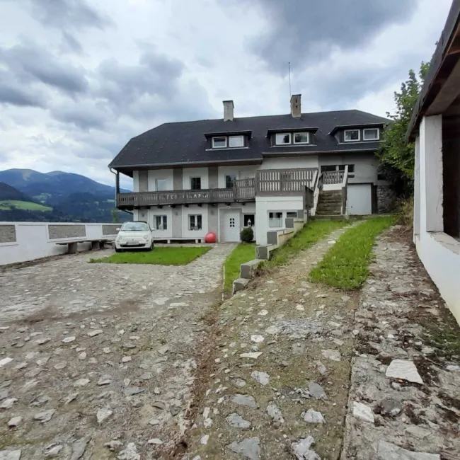 Bestehende Beherbergungsimmobilie im Tourismusgebiet Schladming – sanierungsbedürftiger Bestand mit Entwicklungsmöglichkeiten - Titelbild